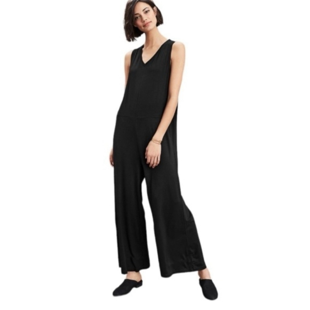 Eileen Fisher Sleeveless V-neck Black Viscose Jumpsuit, size XS